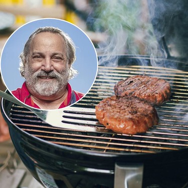 La técnica del experto en barbacoas Meathead Goldwyn para hacer las hamburguesas más jugosas: “Opta por una mezcla 70/30”