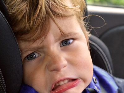 ¿Es seguro dejar al niño solo dentro del coche en verano? Piénsatelo dos veces antes 