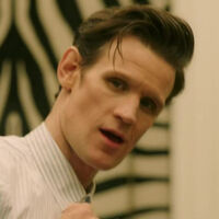 "Debía estar medicado o algo". Matt Smith no da crédito al descubrir qué película eligió Keanu Reeves para un vuelo
