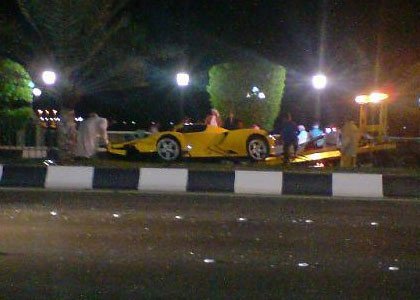 Ferrari Enzo accidentado en Abu Dhabi