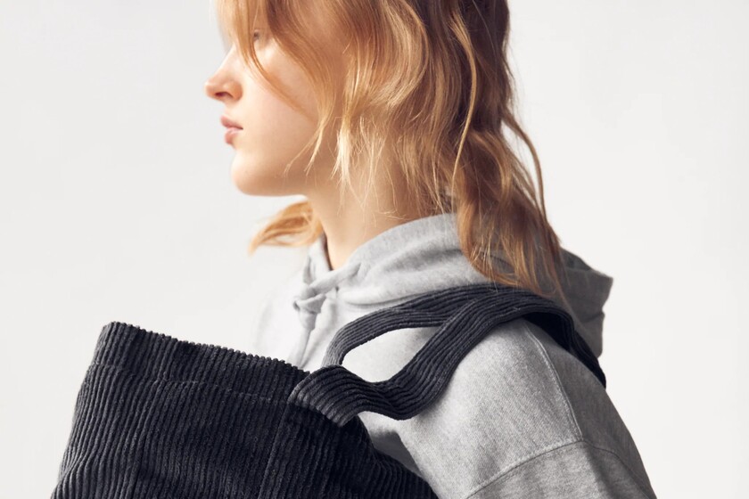 Los bolsos personalizables de Zara añaden nuevos diseños para que estas  Navidades podamos hacer regalos únicos (y low-cost)