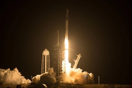 SpaceX y la NASA realizan el lanzamiento de la misión Crew-2: los cuatro astronautas van camino a la Estación Espacial Internacional