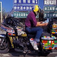 El récord en moto más increíble lo ha batido el argentino que con una Honda Gold Wing ha recorrido 735.000 kilómetros atravesando guerras 