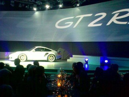 Porsche 911 GT2 RS, todo indica que saldrá a la venta