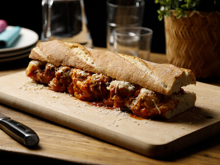 Bocadillo de albóndigas o meatball sub: receta de un clásico de la comida rápida americana