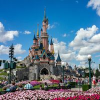 Disney gastó más de 73,000 millones de pesos en Disneyland París. Treinta años después todavía no recuperan ni la mitad 