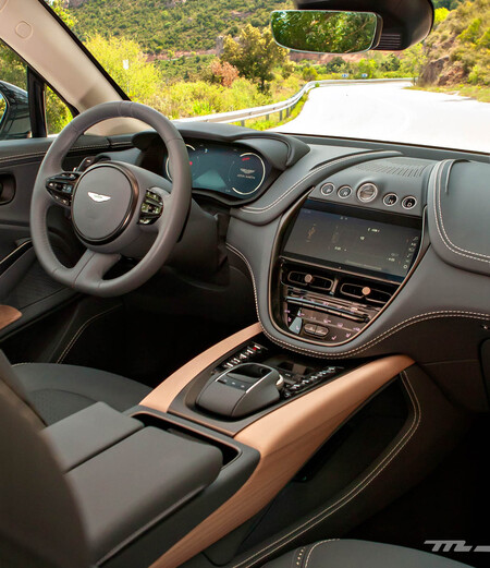 Aston Martin Dbx Prueba