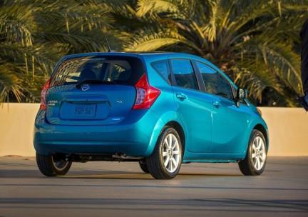 Nissan Note 2014 para México, posterior.