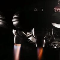 ¡Alucina! La creación más loca de Lazareth es una moto voladora con cuatro turbinas desplegables 