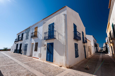 Isla Habitada Pequena Espana Desconocida Independencia Mediterraneo Viajes Escapadas Verano