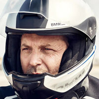 BMW lleva el reconocimiento facial de los móviles a sus motos: así es el iFace que incluso llamará a la policía