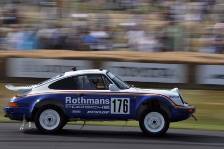 Cuando el Porsche 911 corría en raids dejaba imágenes tan bonitas como éstas