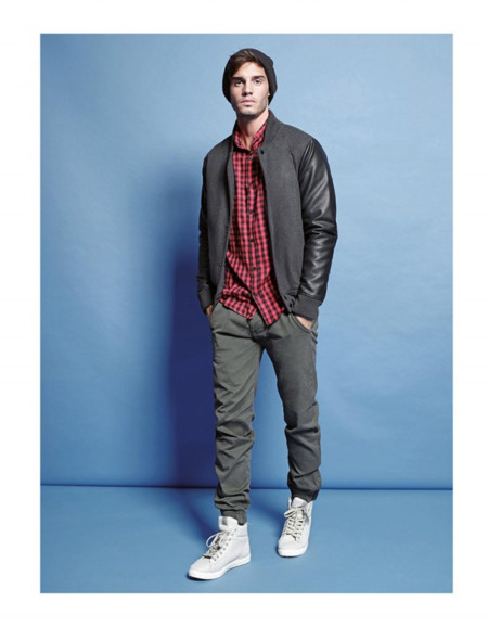La chaqueta varsity confirma su status de imprescindible para el otoño