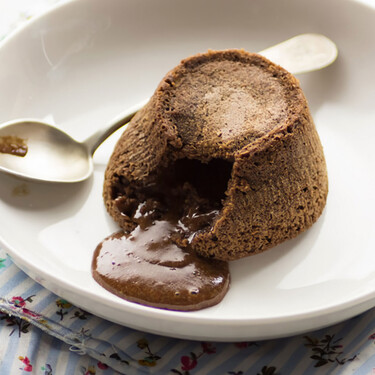 Ni ciencia, ni trampa: puedes tener un coulant de chocolate en media hora, digno de un restaurante de campanillas 