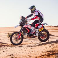 Kevin Benavides aprovecha la etapa más corta para dar un vuelco al Dakar; victoria para Ross Branch