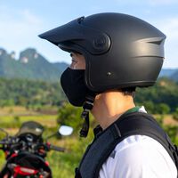 Japón vive en el 2050: su último invento revolucionario para ir en moto es una mascarilla que te quita el calor bajo el casco 