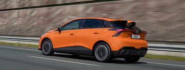 El MG 4 es 10.000 euros más barato que un coche eléctrico europeo. Y así lo consigue 