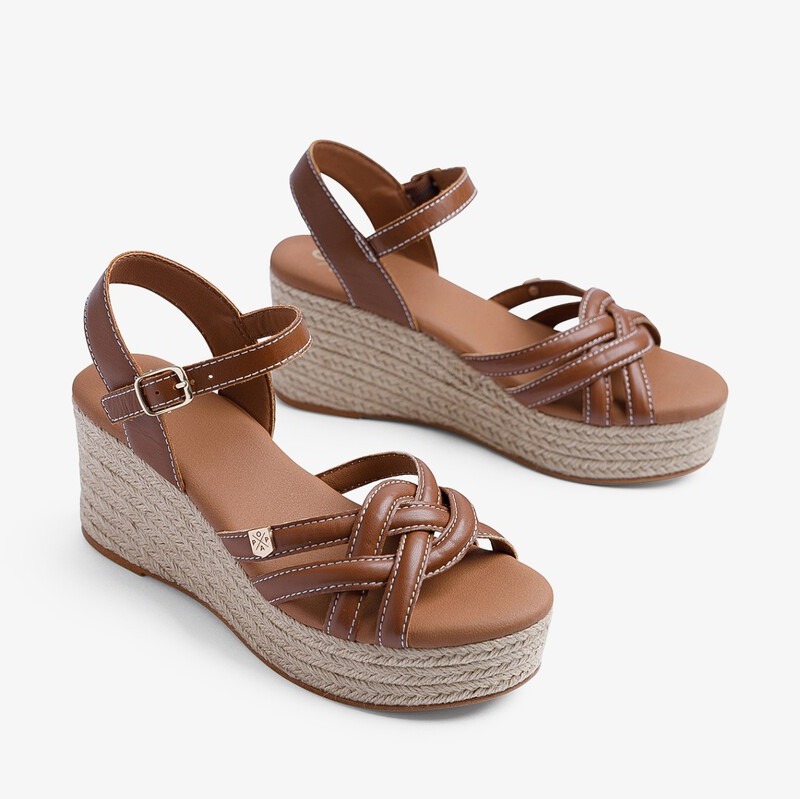 Sandalias con cuña de esparto de Popa