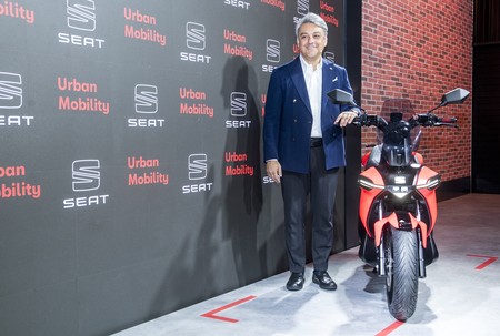 La SEAT e-Scooter es la primera moto eléctrica de SEAT: 115 km de autonomía para el carnet de coche