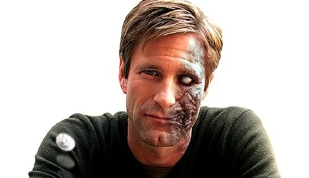 Dos caras no saldrá en Batman 3, según declara Aaron Eckhart