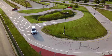 Este concesionario de Subaru tiene su propia pista de pruebas: ¡el sueño de todo cliente!