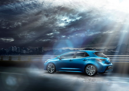 Toyota Corolla Hatchback 2