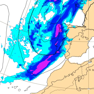 Olas de cinco metros y suelos saturados: el tren de borrascas que amenaza a España es solo el principio del problema