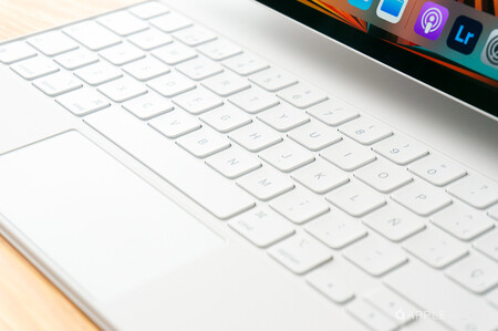 Magic Keyboard 02