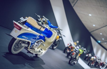 El museo de KTM estará 'ready to open' el próximo 11 de mayo con una exposición de 70 motos