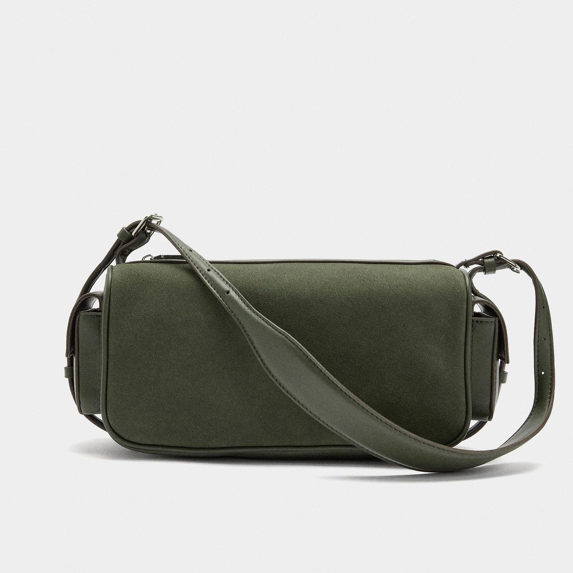 Parfois
Bolso de hombro mediano rectangular y alargado con cierre de cremallera