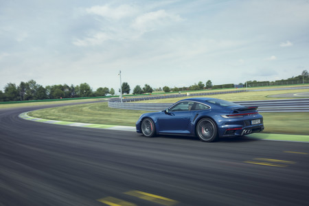 Porsche 911 Turbo 2021 3