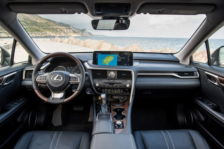 Lexus RX450h 2020 interior