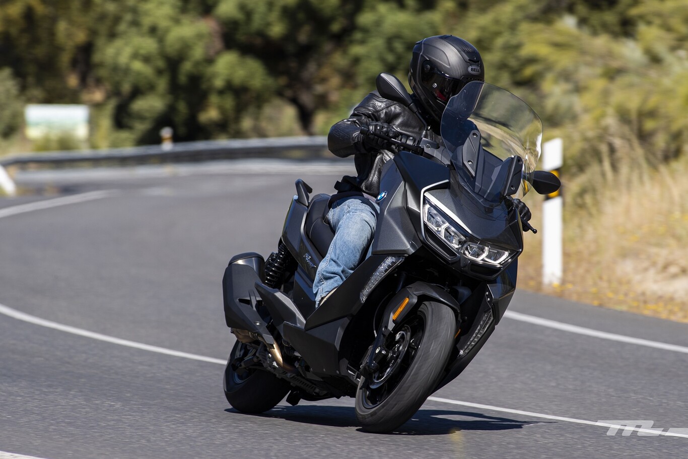 Probamos el BMW C 400 GT: un scooter premium para el carnet A2 que mejora en motor y le sigue faltando espacio de carga
