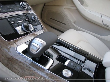 audi A8 2010-05