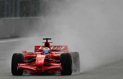 Sepang: La lluvia obliga a alargar un día más los test