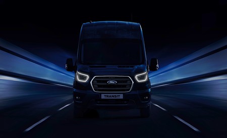 La Ford Transit estrenará dos variantes híbridas: una "mild-hybrid" y otra enchufable