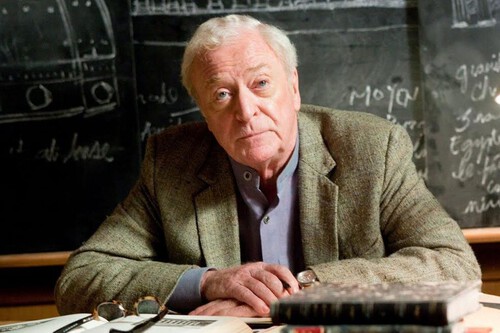 La lección de vida de Michael Caine (93 años): "Los patos parecen tranquilos en la superficie, pero por debajo reman con todas sus fuerzas"