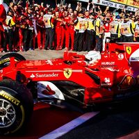 Vettel se queda en Ferrari tres años más