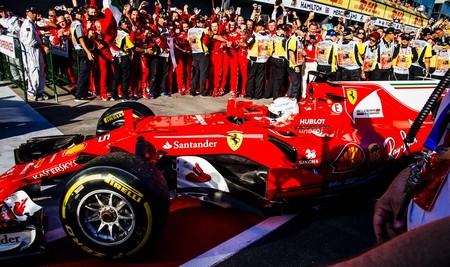 Vettel se queda en Ferrari tres años más