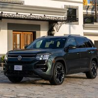 La Volkswagen Teramont 2027 ya tiene precio en México: la camioneta de tres filas de asientos de VW llega renovada a profundidad 