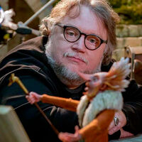 Guillermo del Toro, director, rompe a llorar al hablar del mundo que heredan los jóvenes: "Hay una sensación de que a lo mejor el mundo se acaba"
