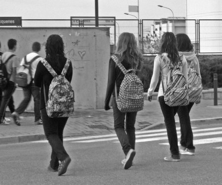 Cómo elegir la mejor mochila para el curso escolar y evitar los dolores de espalda