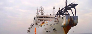 Cuando se cae internet en África sólo hay una solución: llamar a un barco francés que lleva 40 años reparando cables submarinos