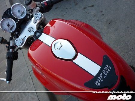 Ducati-sport-1000-depósito