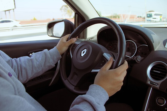 Jesús, dueño de una autoescuela: "Si los alumnos no pueden examinarse en meses, no quieren dar clase, pero yo sigo pagando la letra del coche y la Seguridad Social"