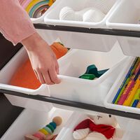 Esta estantería de juguetes para niños puede revolucionar tu casa (para bien) y además está rebajada 