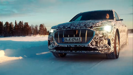 Bailando sobre la nieve: el segundo coche eléctrico de Audi, el e-tron Sportback, asoma por primera vez en vídeo