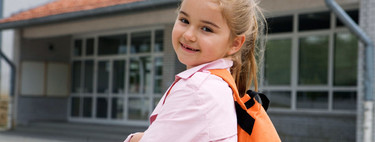 Lo que debes saber antes de compartir la foto del primer día de clases de tu hijo