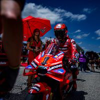 La Ducati GP24 de MotoGP es un dolor de cabeza para Pecco Bagnaia: "Con la moto vieja volaba; con la nueva, sufro" 