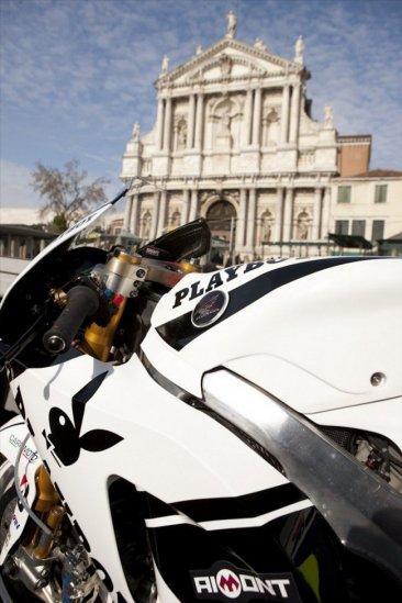 Honda RC 212 V en la presentación del equipo LCR Honda